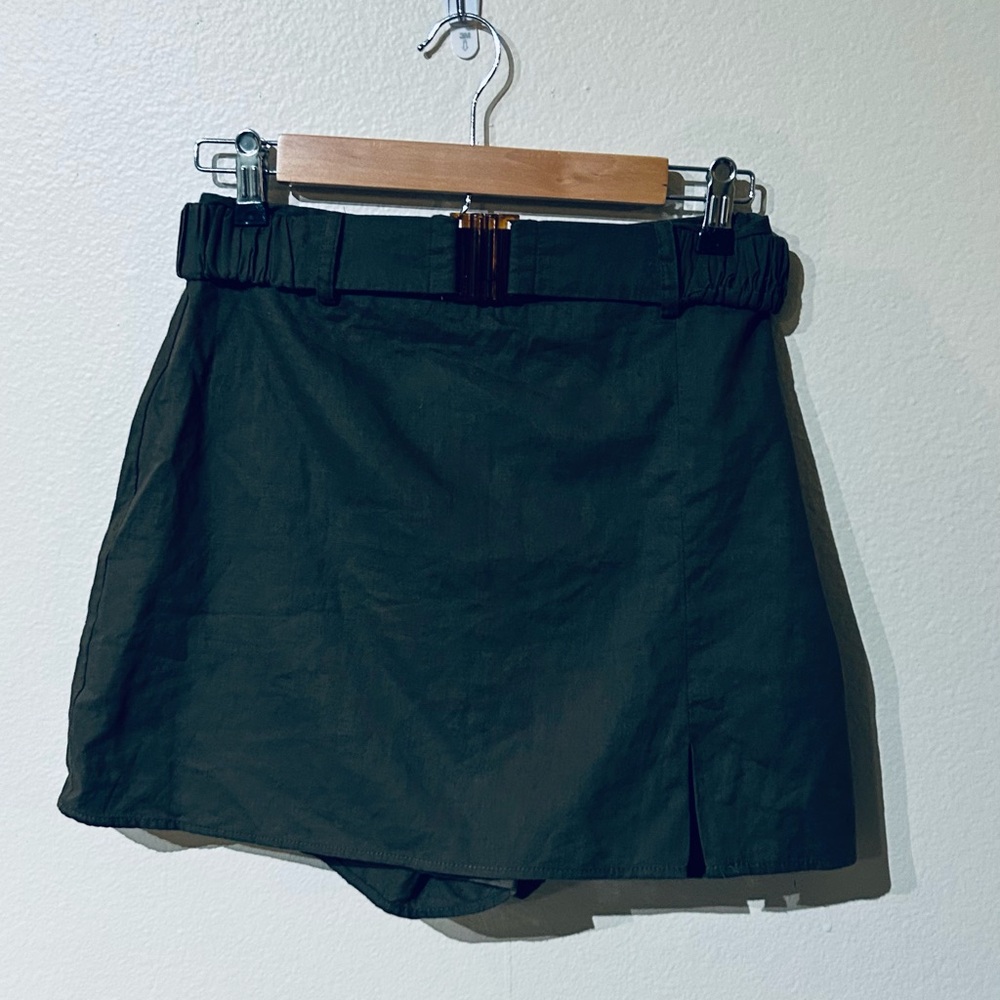 Green Pleated Skort with Waistband Accent